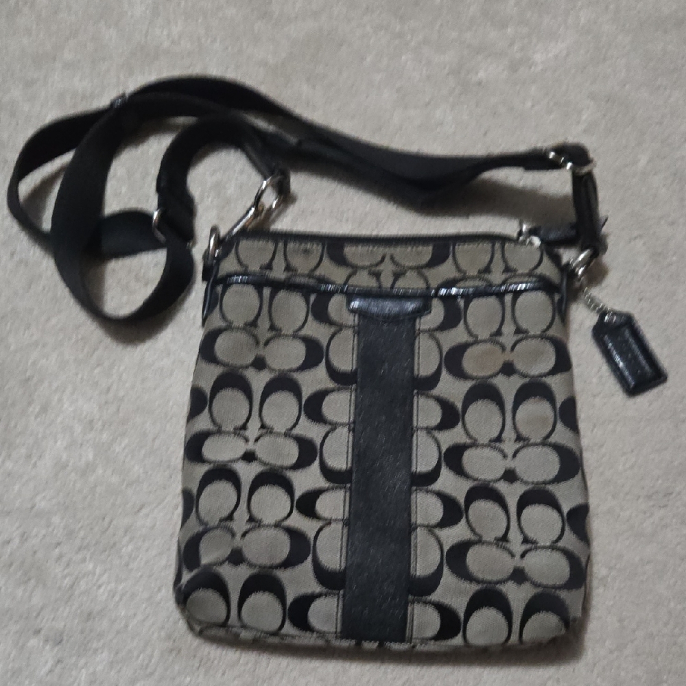 Stylish Black and Tan Women's Bag